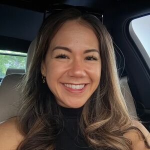 Meet your Posher, Danielle